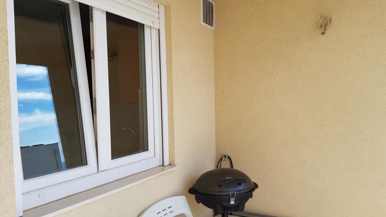 מאקרסקה Apartman Krstanovic מראה חיצוני תמונה